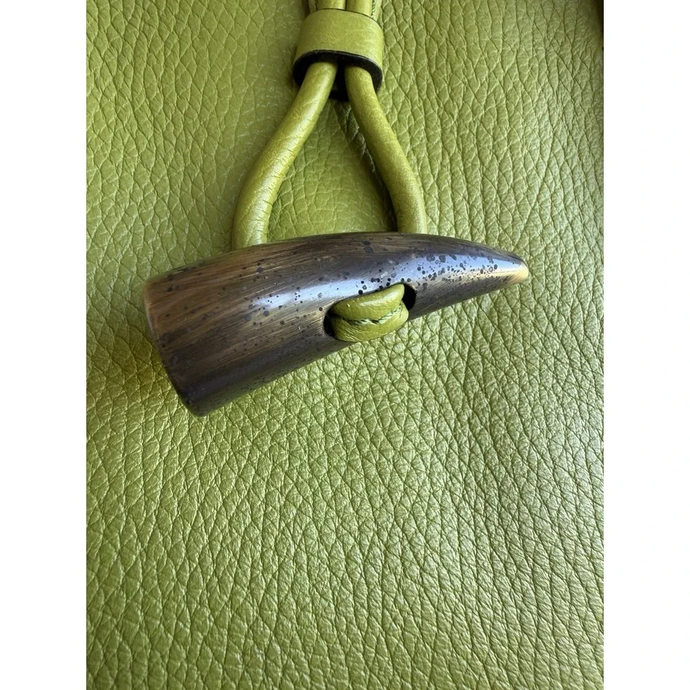 Vintage Green Burberry London Shark Tooth Clasp Tote Pebbled Leather - Picture 5 of 11